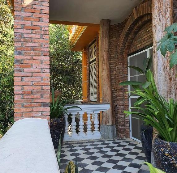 پانسیون Brightness Villa