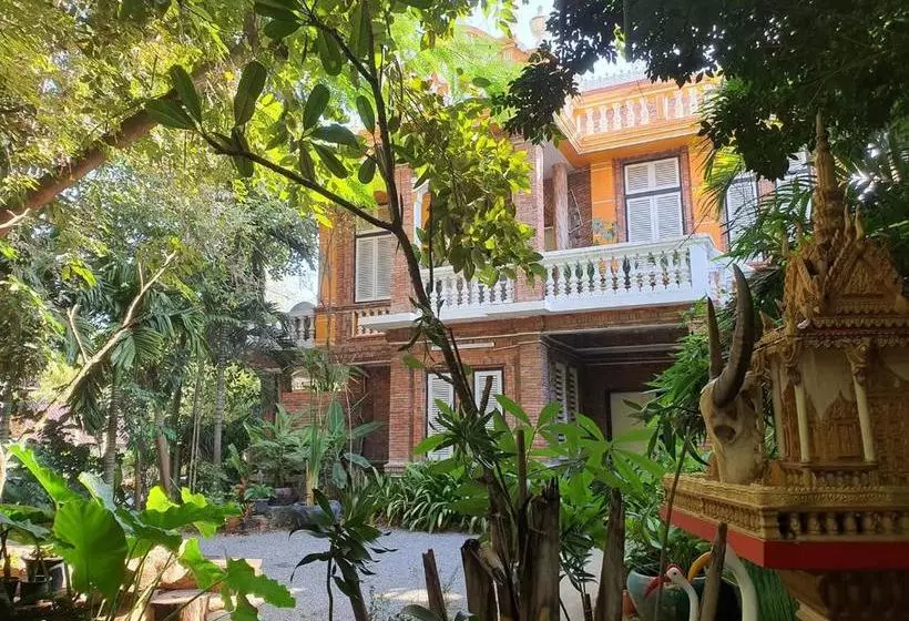 پانسیون Brightness Villa