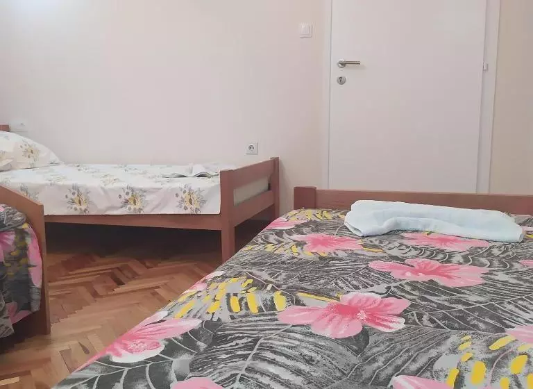 ユースホステル Apartment   Jona