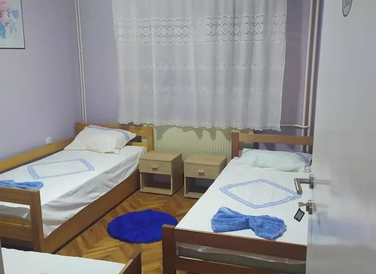 ユースホステル Apartment   Jona