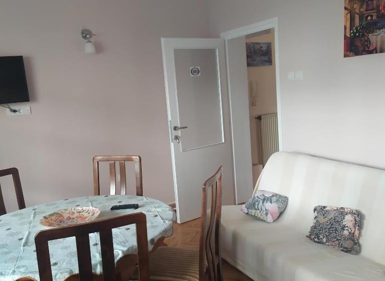 هاستل Apartment   Jona