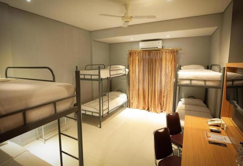 Hotel Nite & Day Mdc Gadog