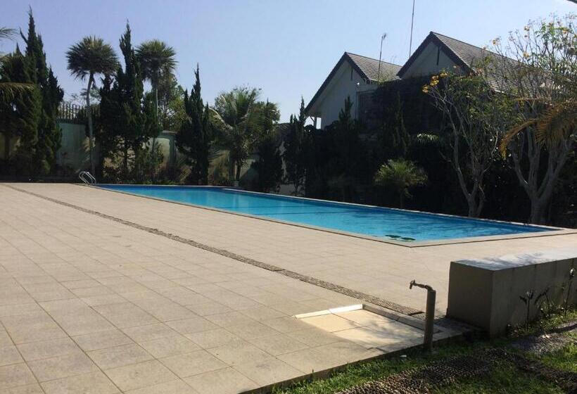 Hotel Nite & Day Mdc Gadog