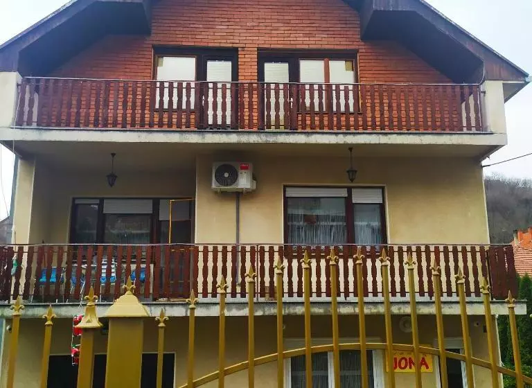 ユースホステル Apartment   Jona