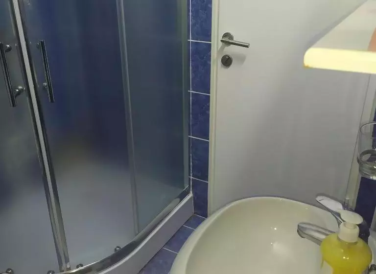 ユースホステル Apartment   Jona