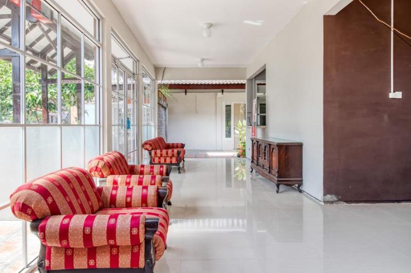 פנסיון Reddoorz Near Malioboro Tugu Station Jogja 2