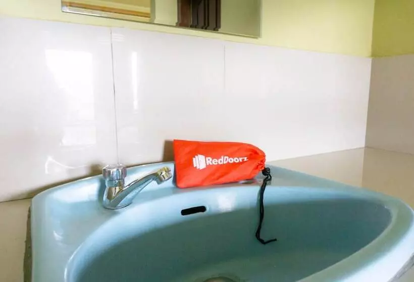 Hotelli Reddoorz Near Senaru Rinjani