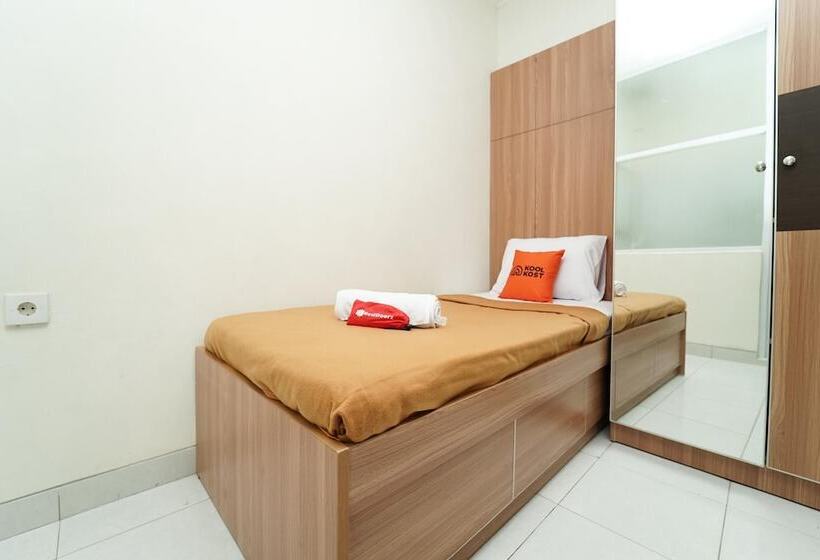 פנסיון Koolkost Near Universitas Prasetiya Mulya