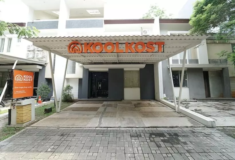 ペンション Koolkost Near Universitas Prasetiya Mulya