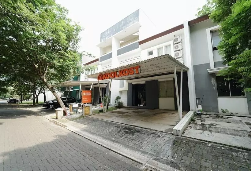ペンション Koolkost Near Universitas Prasetiya Mulya