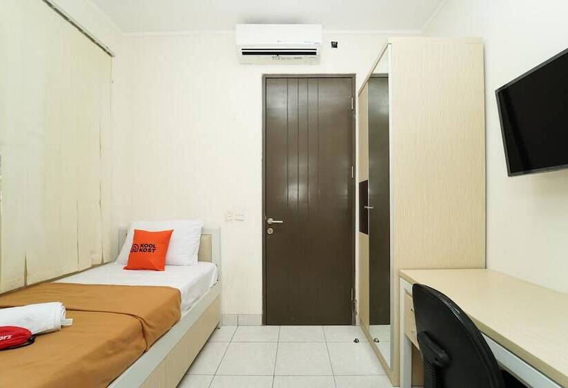 פנסיון Koolkost Near Universitas Prasetiya Mulya