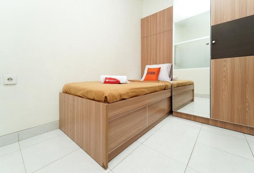 פנסיון Koolkost Near Universitas Prasetiya Mulya