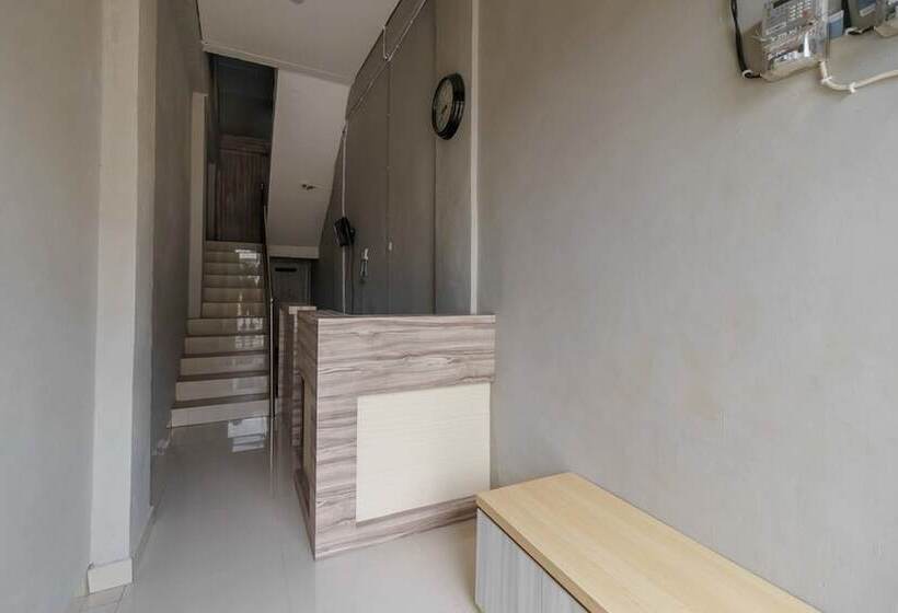 بنسيون Reddoorz Syariah Near Rsud Siti Fatimah Palembang