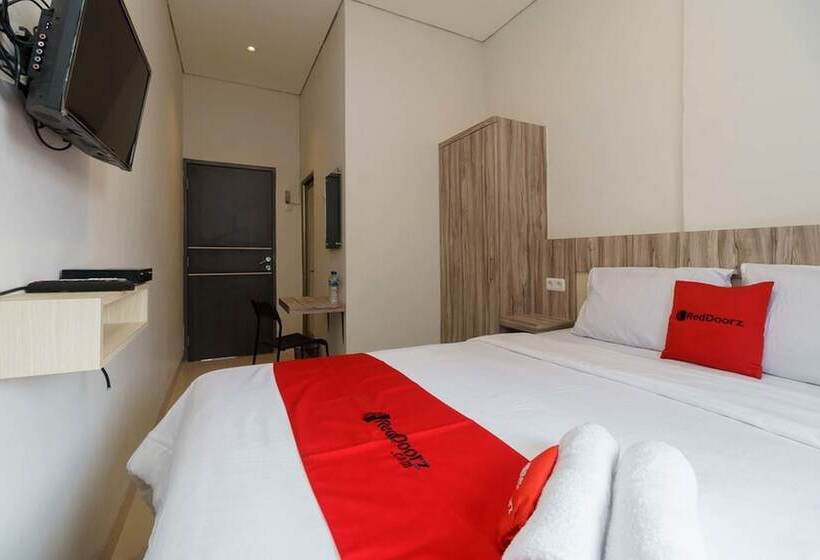 بنسيون Reddoorz Syariah Near Rsud Siti Fatimah Palembang