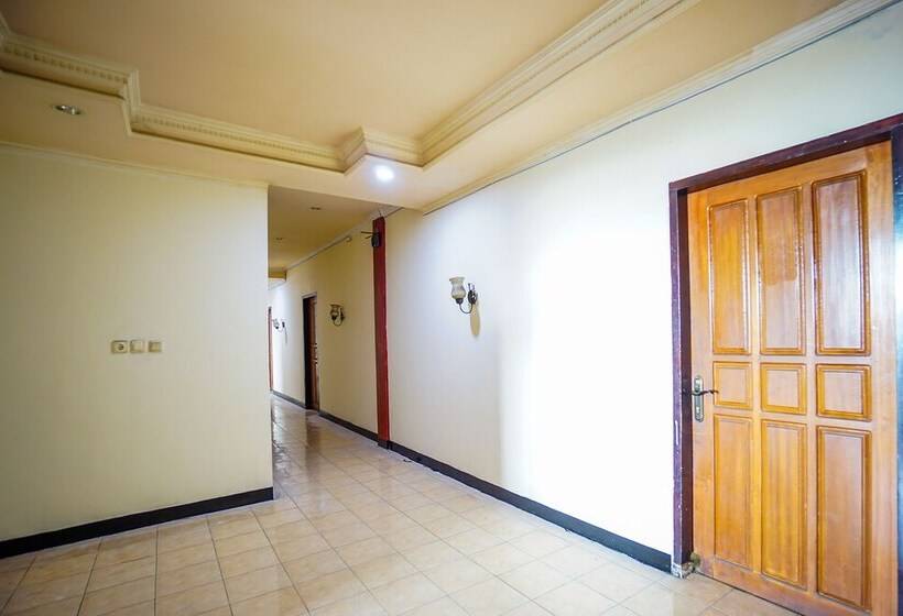 Hotel Oyo 2217 Galaxy