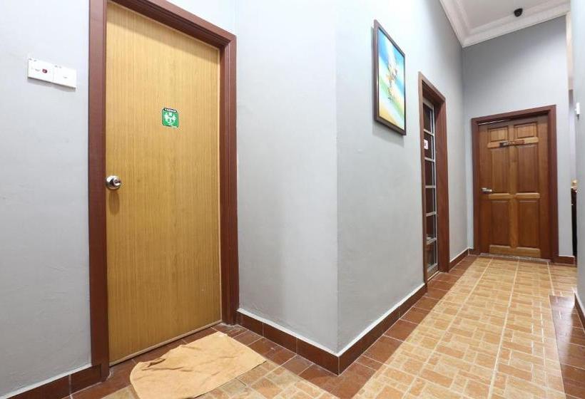 בית מלון כפרי Oyo 89523 Villa Sri Mayang