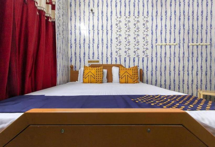 בית מלון כפרי Spot On 65418 Kcr Garden