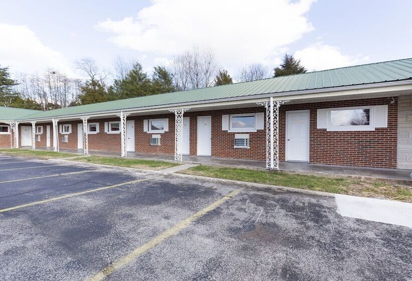 فندق على الطريق OYO Hotel Cave City KY