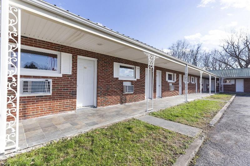 فندق على الطريق OYO Hotel Cave City KY