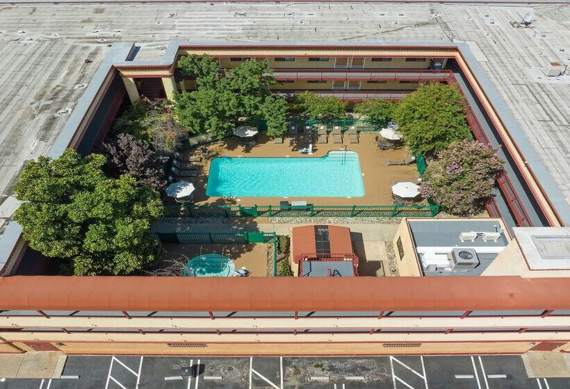 Best Western Plus Orchid Hotel & Suites