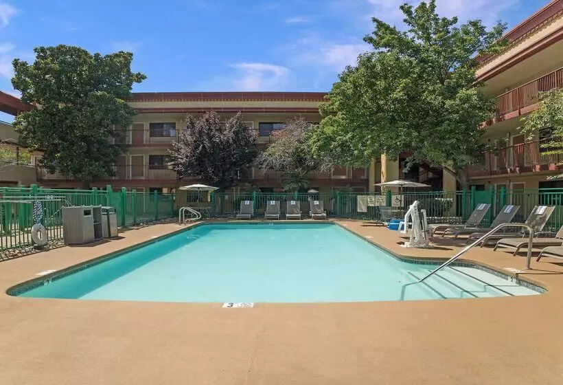 Best Western Plus Orchid Hotel & Suites