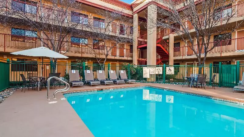 Best Western Plus Orchid Hotel & Suites