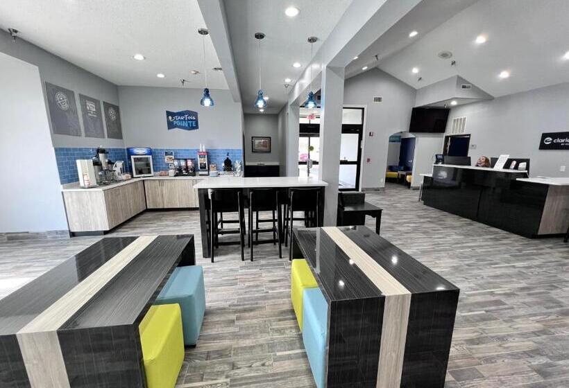 ホテル Clarion Pointe On The Lake Clarksvillesouth Hill West