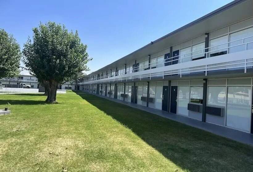 בית מלון כפרי Econo Lodge Carlsbad Caverns Area