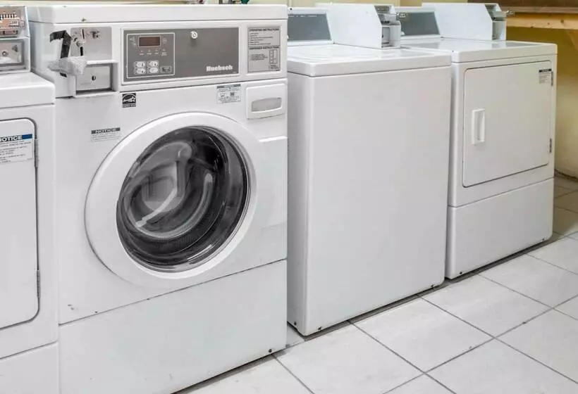 בית מלון כפרי Econo Lodge Carlsbad Caverns Area