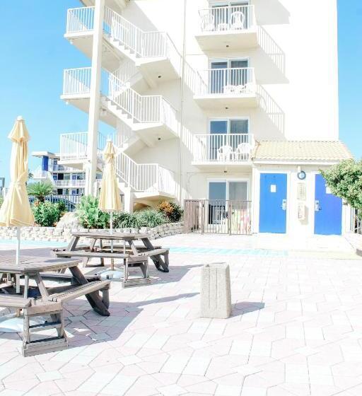 Hotel Outrigger Beach Club Resort