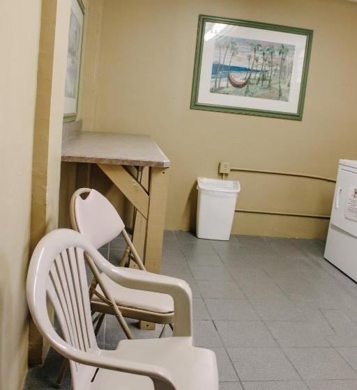 Hotel Outrigger Beach Club Resort