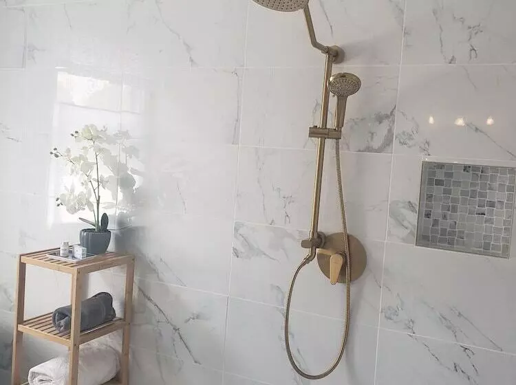 فندق Pecan Tree Inn