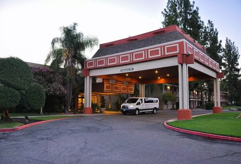 酒店 Piccadilly Inn Airport