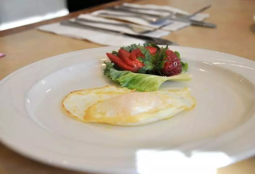 酒店 Piccadilly Inn Airport