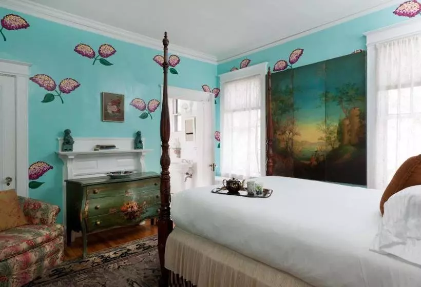 هتل Pomegranate Inn