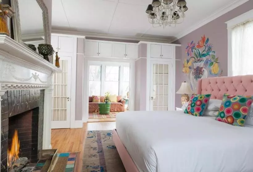 هتل Pomegranate Inn