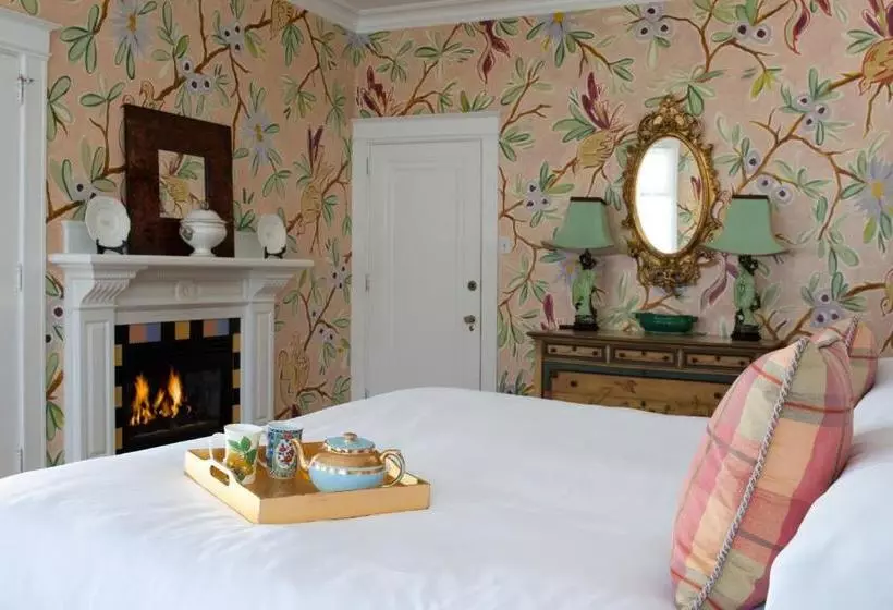 هتل Pomegranate Inn