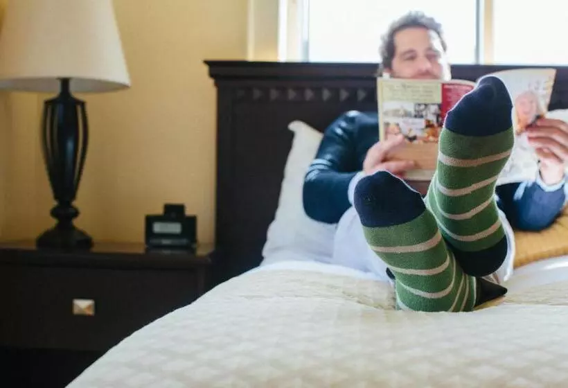 The Plaza Hotel   Milwaukee