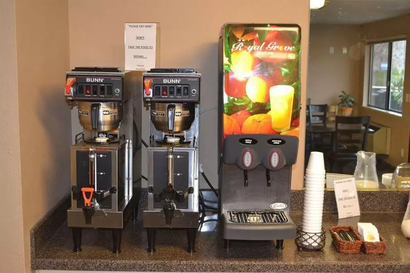 מוטל Pepper Tree Inn