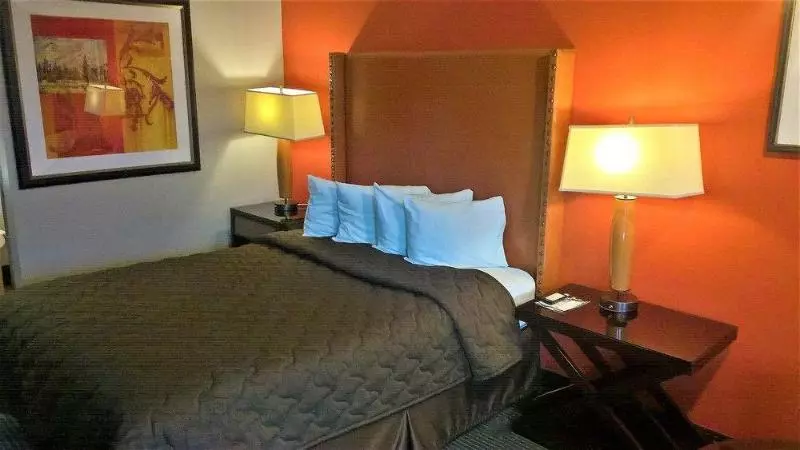 מוטל Pepper Tree Inn