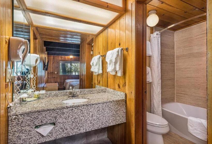 The Pines Resort & Conference Center