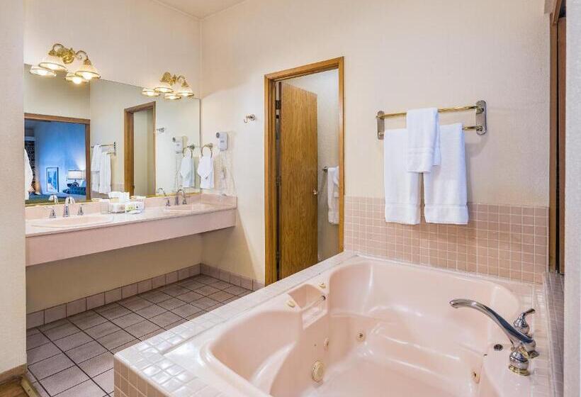 The Pines Resort & Conference Center