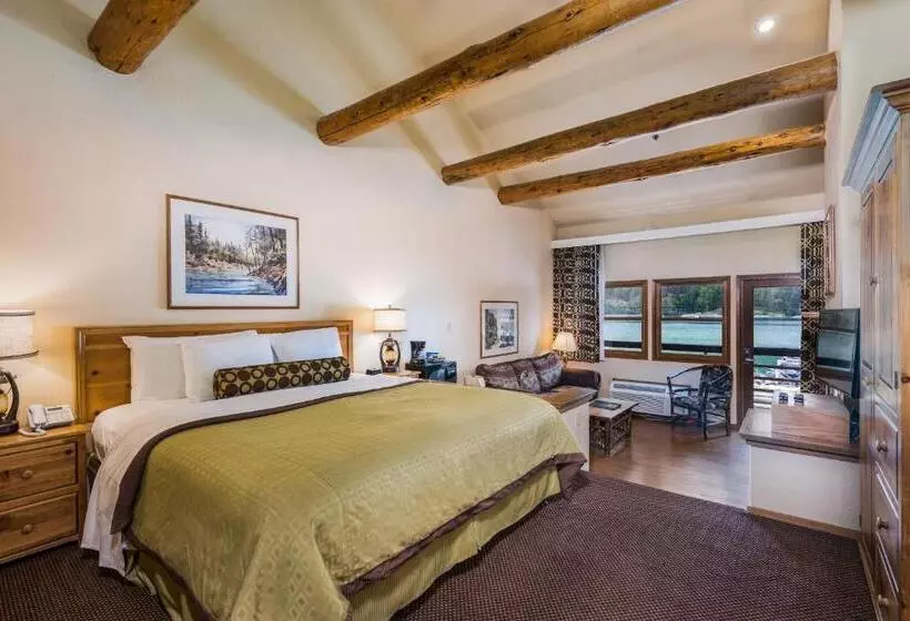 The Pines Resort & Conference Center