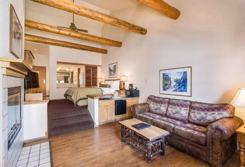 The Pines Resort & Conference Center