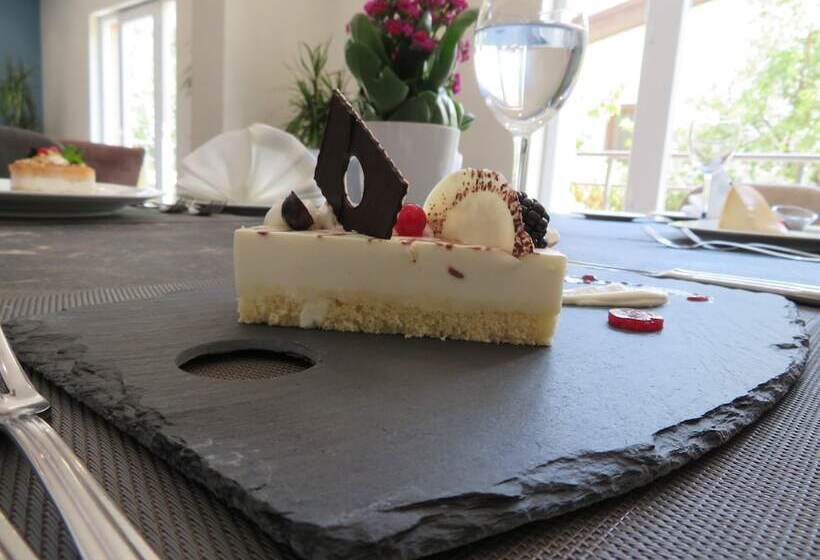 تختخواب و صبحانه Sun