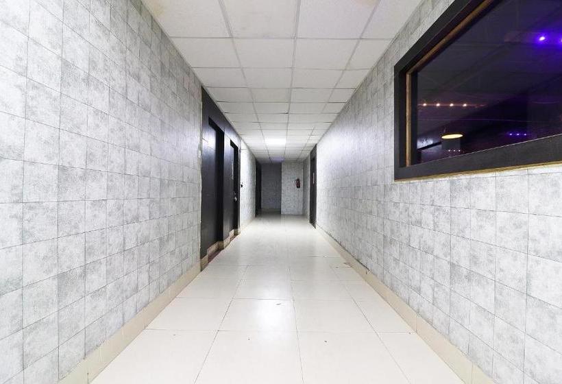 فندق Capital O 61689 Midtown Brew