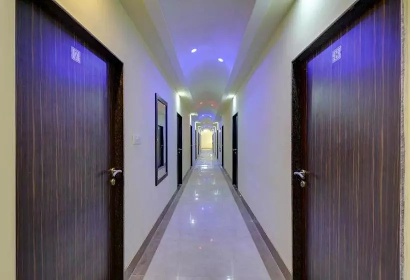 هتل Capital O 64337 Madhuvan Pool And Resort