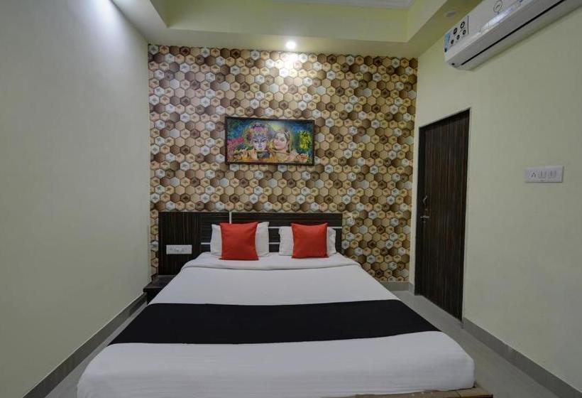 هتل Capital O 64337 Madhuvan Pool And Resort