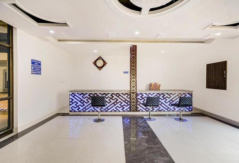 هتل Capital O 64337 Madhuvan Pool And Resort