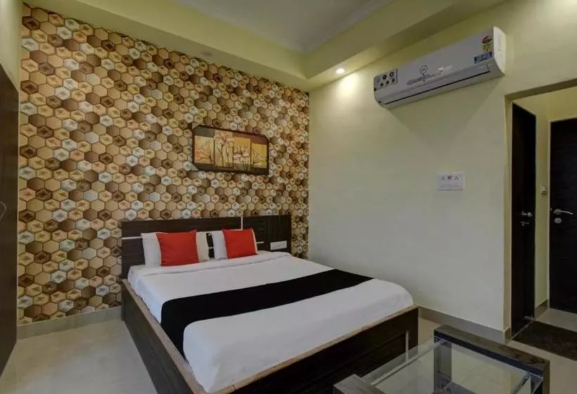 هتل Capital O 64337 Madhuvan Pool And Resort